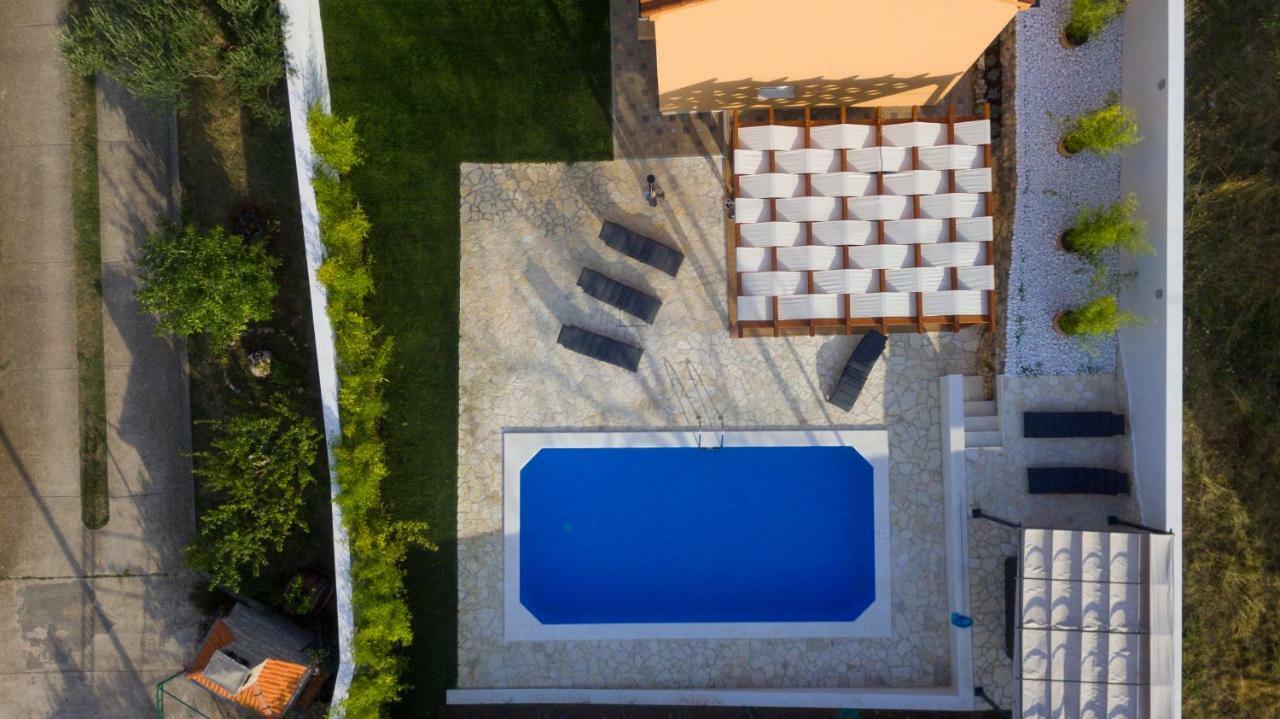 Villa Village Idylle With Heated Pool, Sauna, Jacuzzy And Private Parking Sukosan Exterior photo